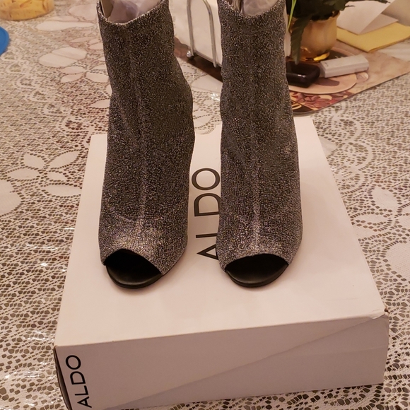 Aldo ankle boots, worn one time. - Picture 3 of 6